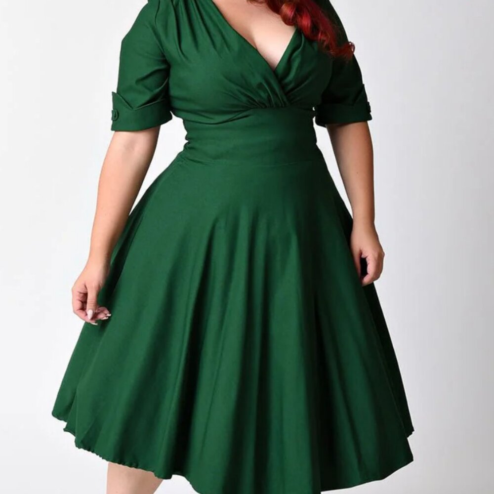 BNWT Unique Vintage XL Emerald Green Delores Swing Dress with Sleeves